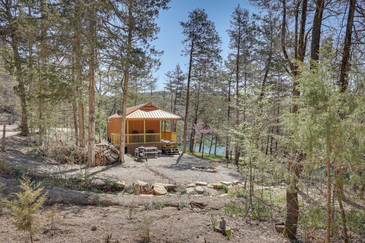 Cliffside Eureka Springs Cabin With Beaver Lake View 外观 照片