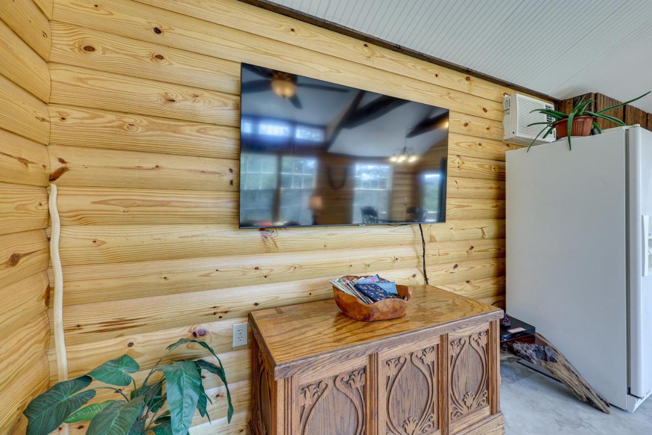 Cliffside Eureka Springs Cabin With Beaver Lake View 外观 照片