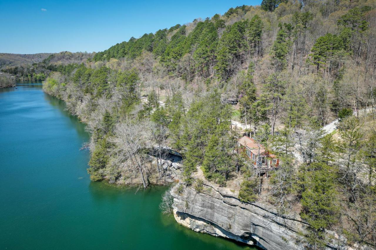 Cliffside Eureka Springs Cabin With Beaver Lake View 外观 照片