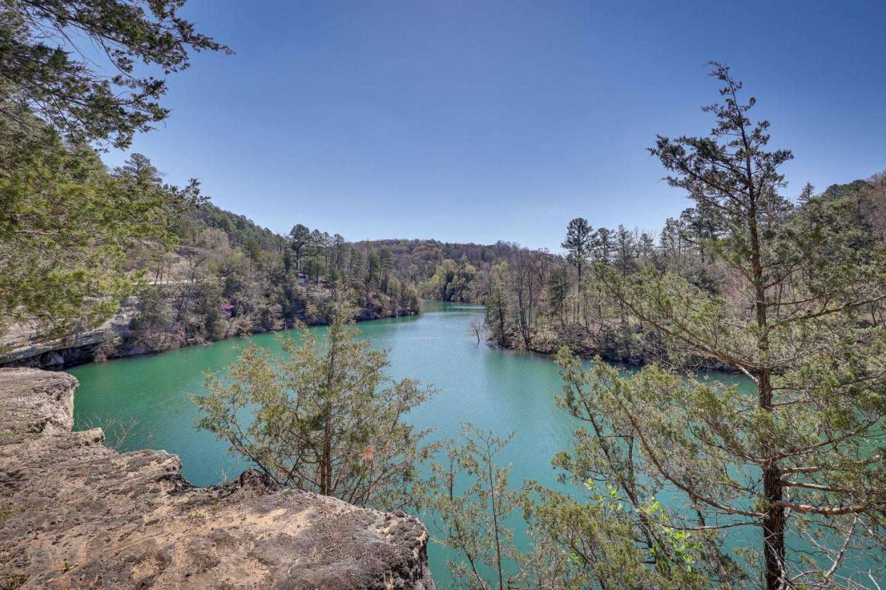 Cliffside Eureka Springs Cabin With Beaver Lake View 外观 照片