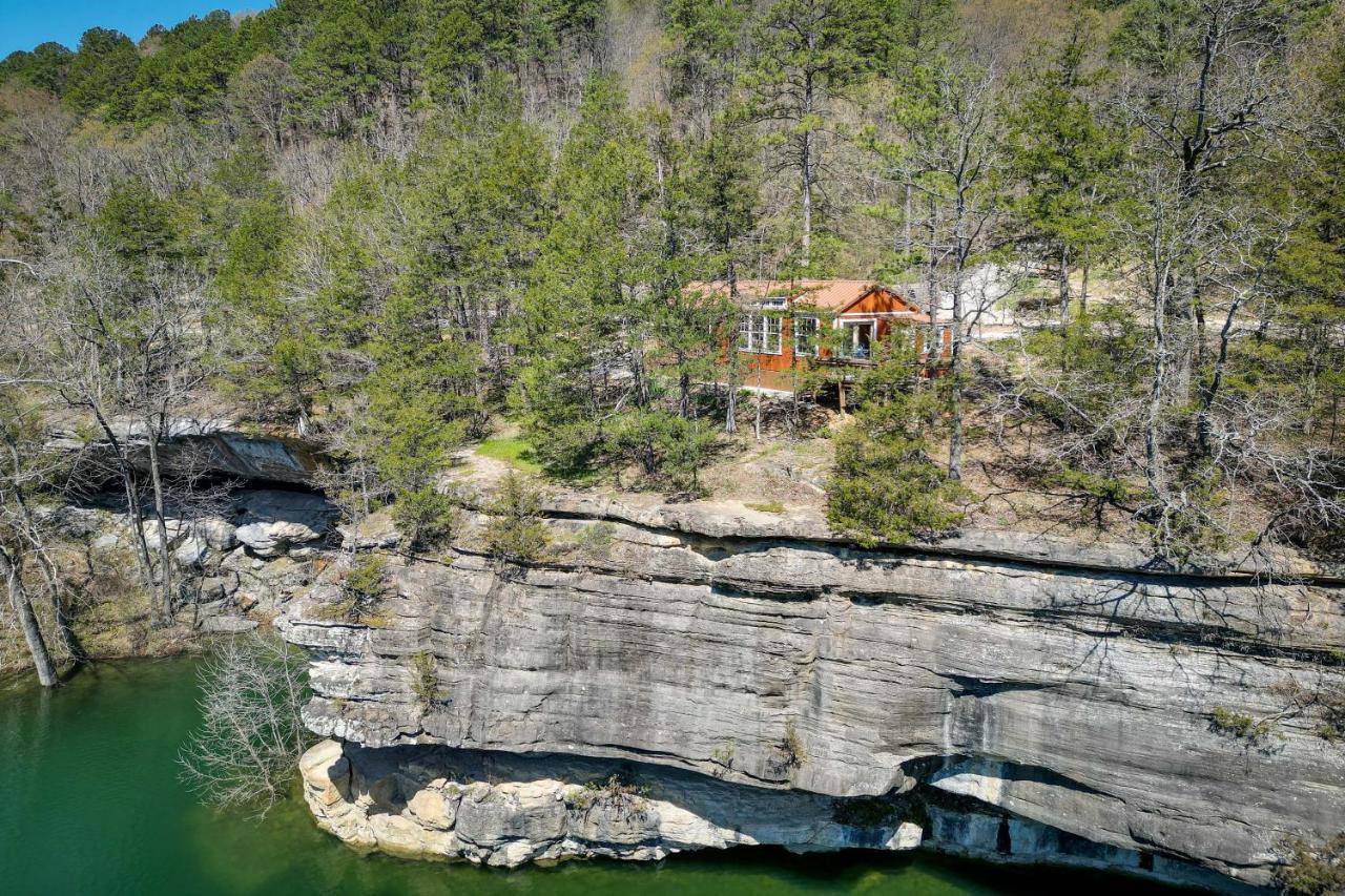 Cliffside Eureka Springs Cabin With Beaver Lake View 外观 照片